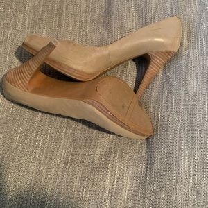 Women’s size 10 Nine West leather heels